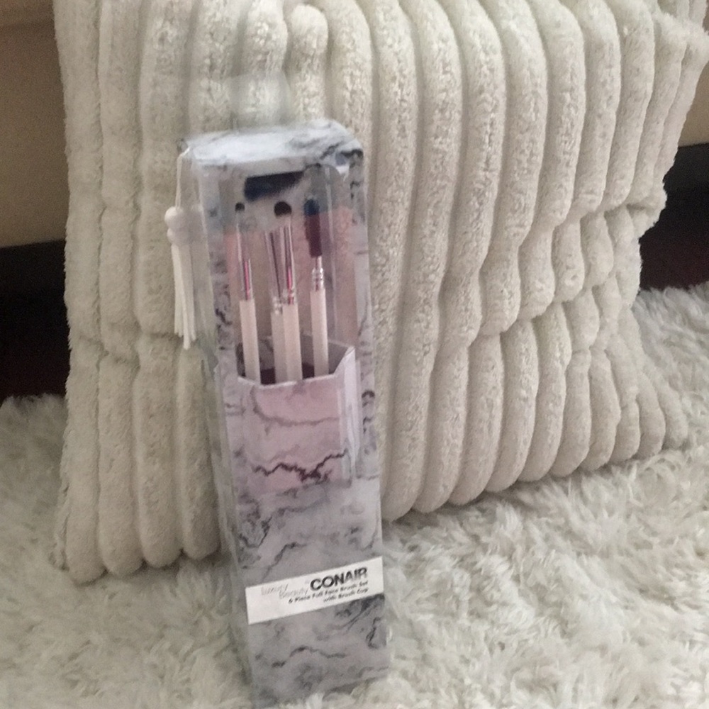 6 Piece Full Face Brush Set with Brush Cup